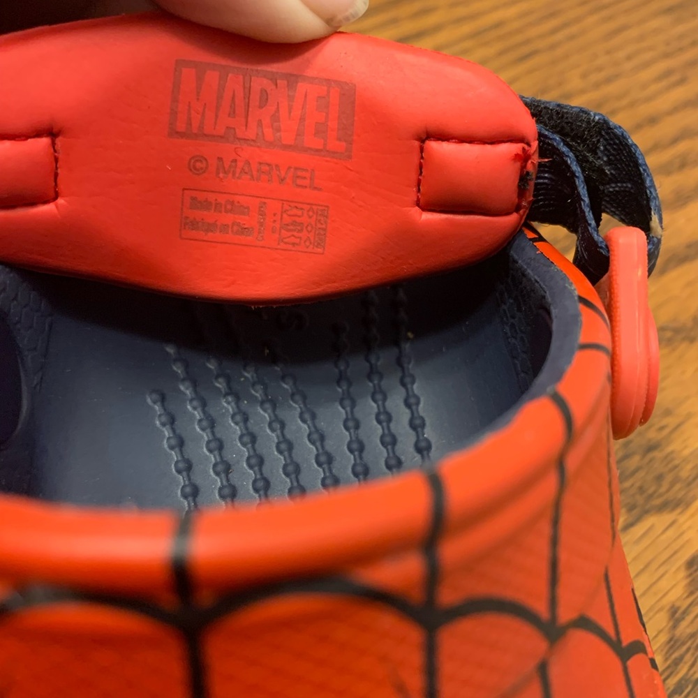 CROCS Red and Black Sandals with Spider Design Size C11 - Picture 10 of 10